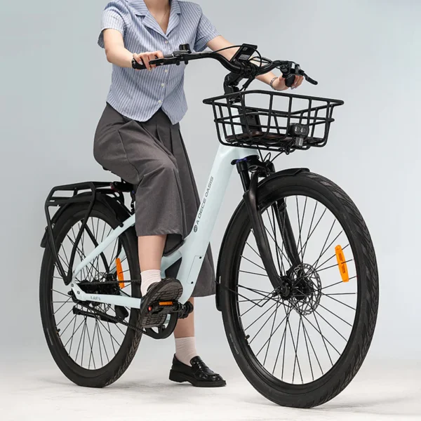 Esikorv ADO A28-le, must