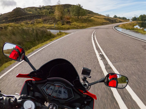 Kiivri lõuakinnitus seikluskaamerale Dango Design (must/oranž)