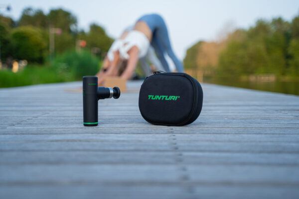 Massaazipustol-11-scaled-1 Massaažipüstol Tunturi MG30 Massage Gun Mini