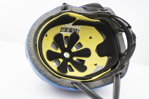 jalgrattakiiver-street-brittany-gloss-mips-inside-3 Jalgrattakiiver Nutcase Pinwheel MIPS M 56-60 cm