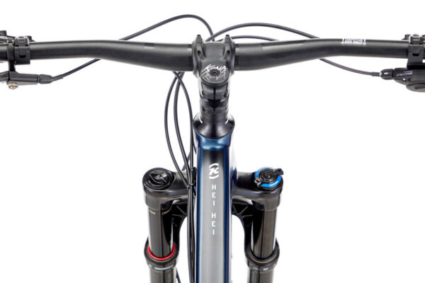 kona_hei_hei_2022_10 Maastikuratas Kona Hei Hei (L)