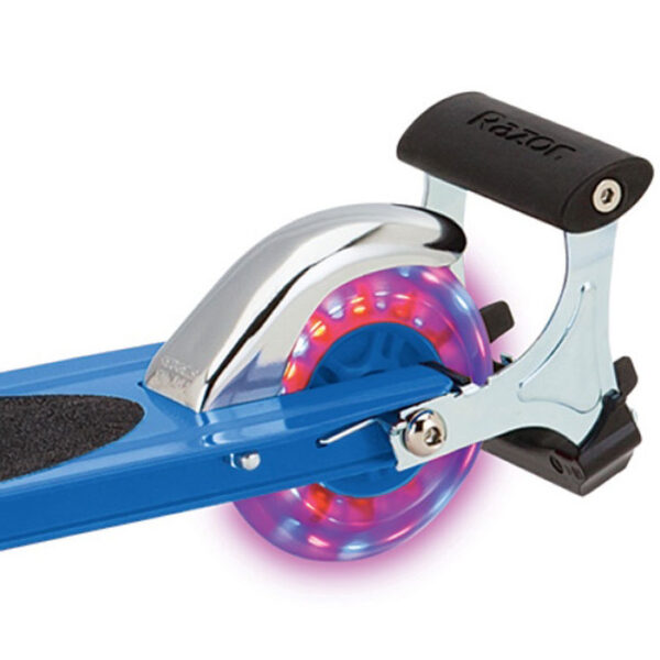 toukeratas_razor_s_spark_sinine_2 Tõukeratas Razor S Spark sädemeid pilduv